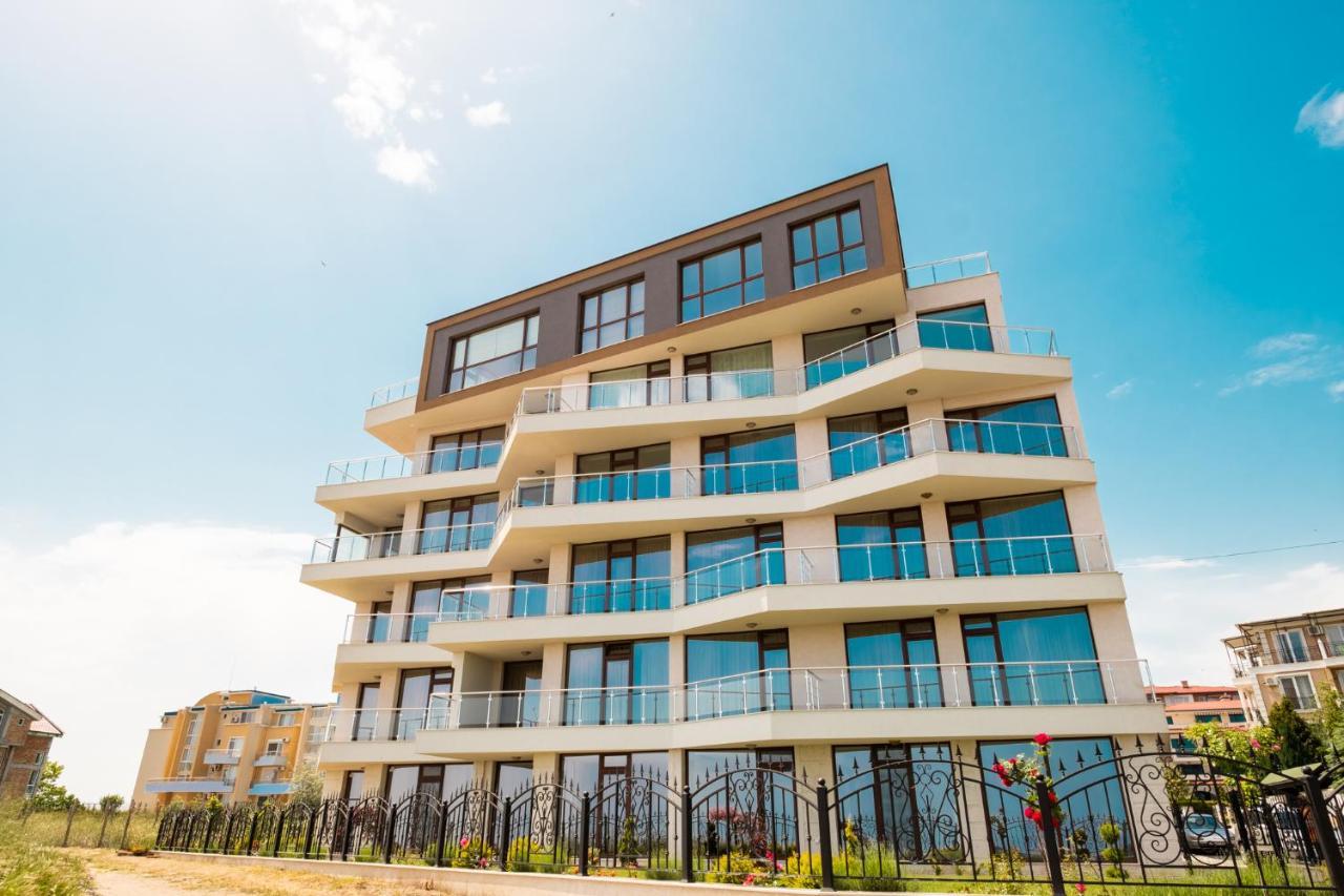 Apartcomplex Golden Bay 拉夫达 外观 照片