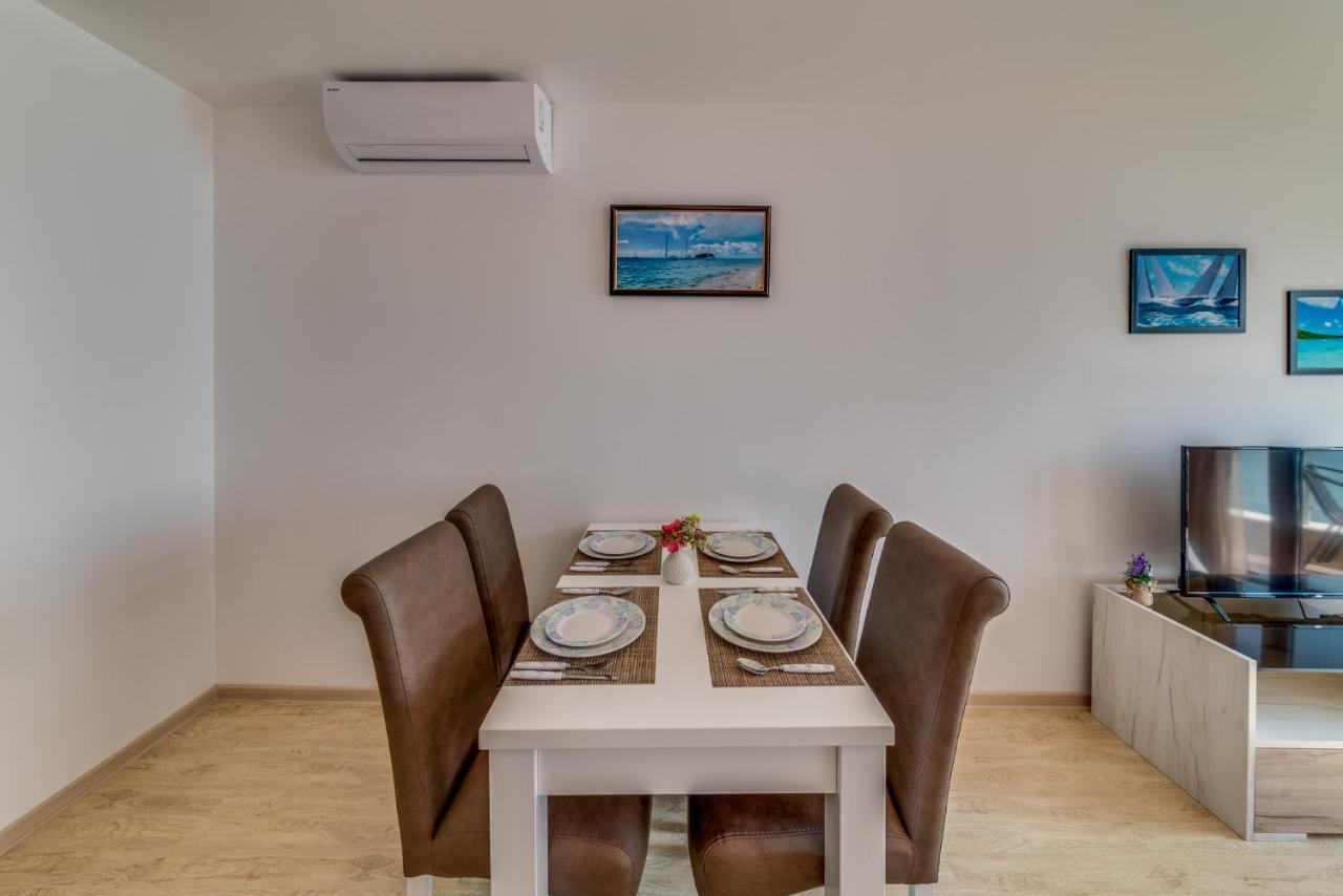Apartcomplex Golden Bay 拉夫达 外观 照片