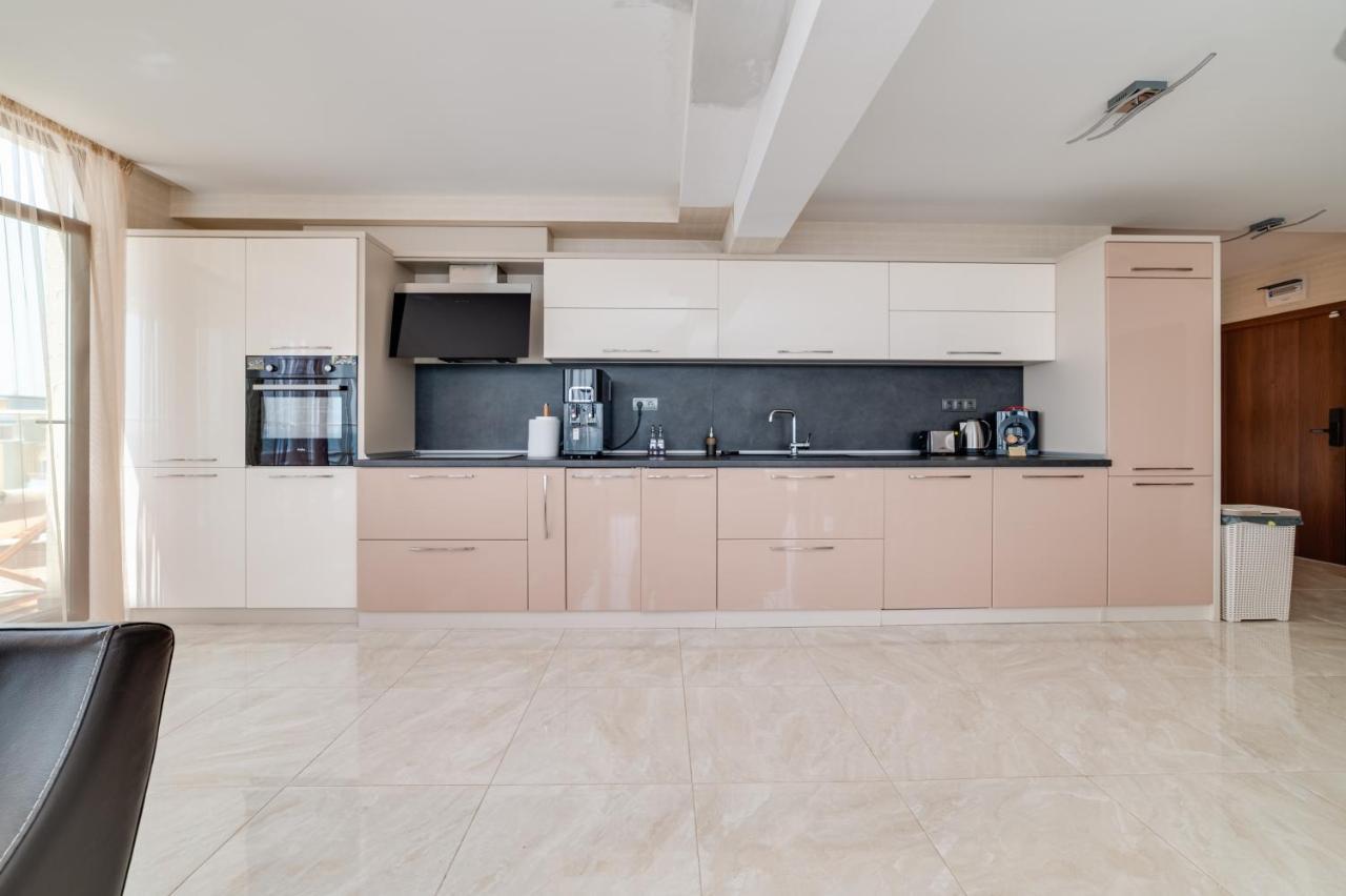 Apartcomplex Golden Bay 拉夫达 外观 照片