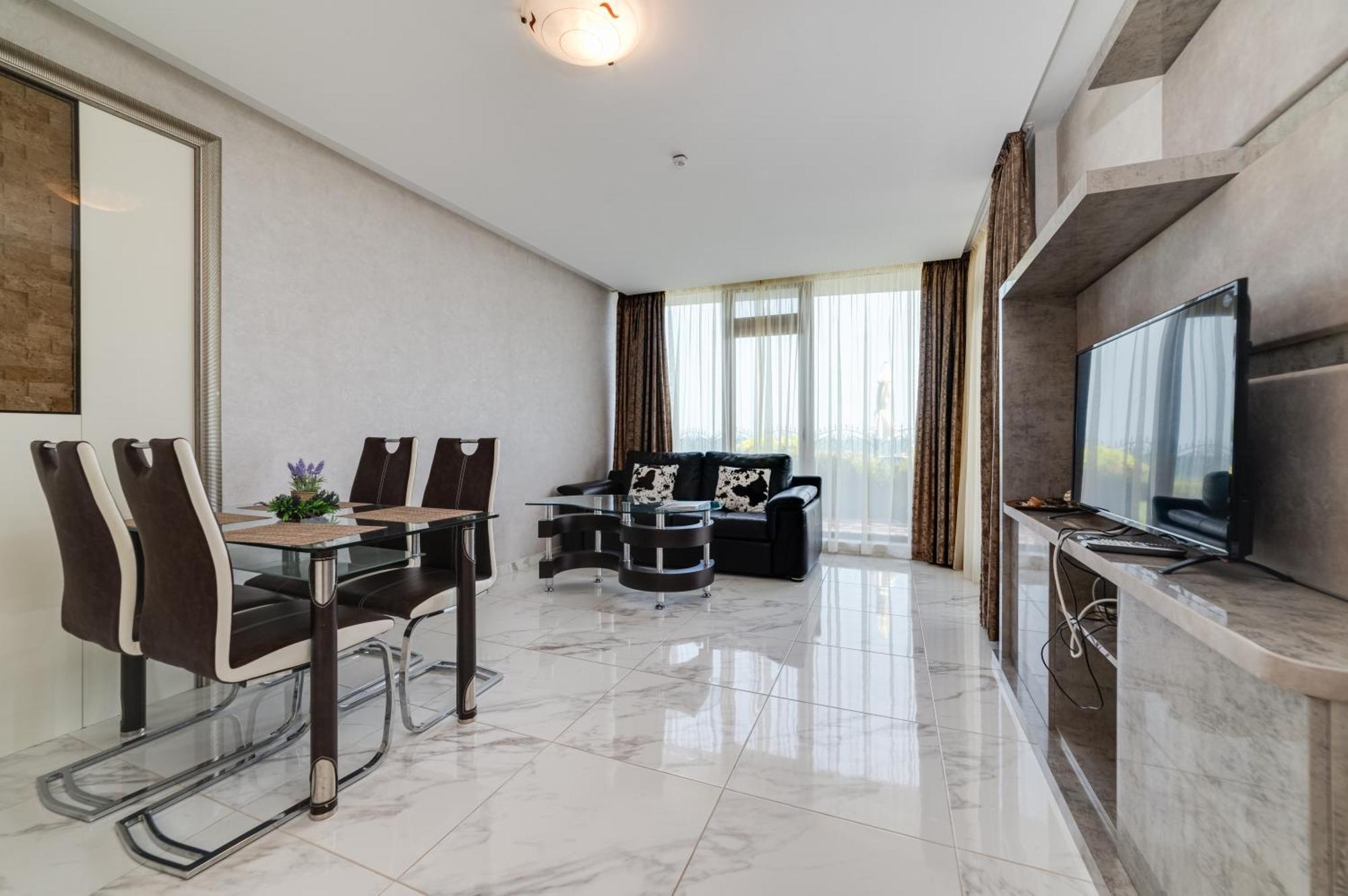 Apartcomplex Golden Bay 拉夫达 外观 照片