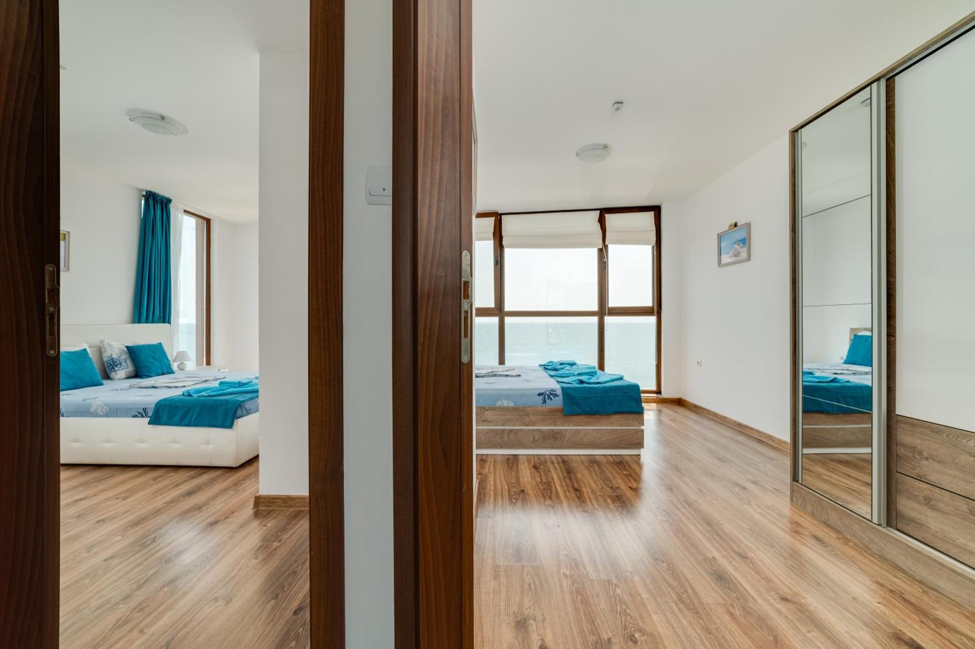 Apartcomplex Golden Bay 拉夫达 外观 照片