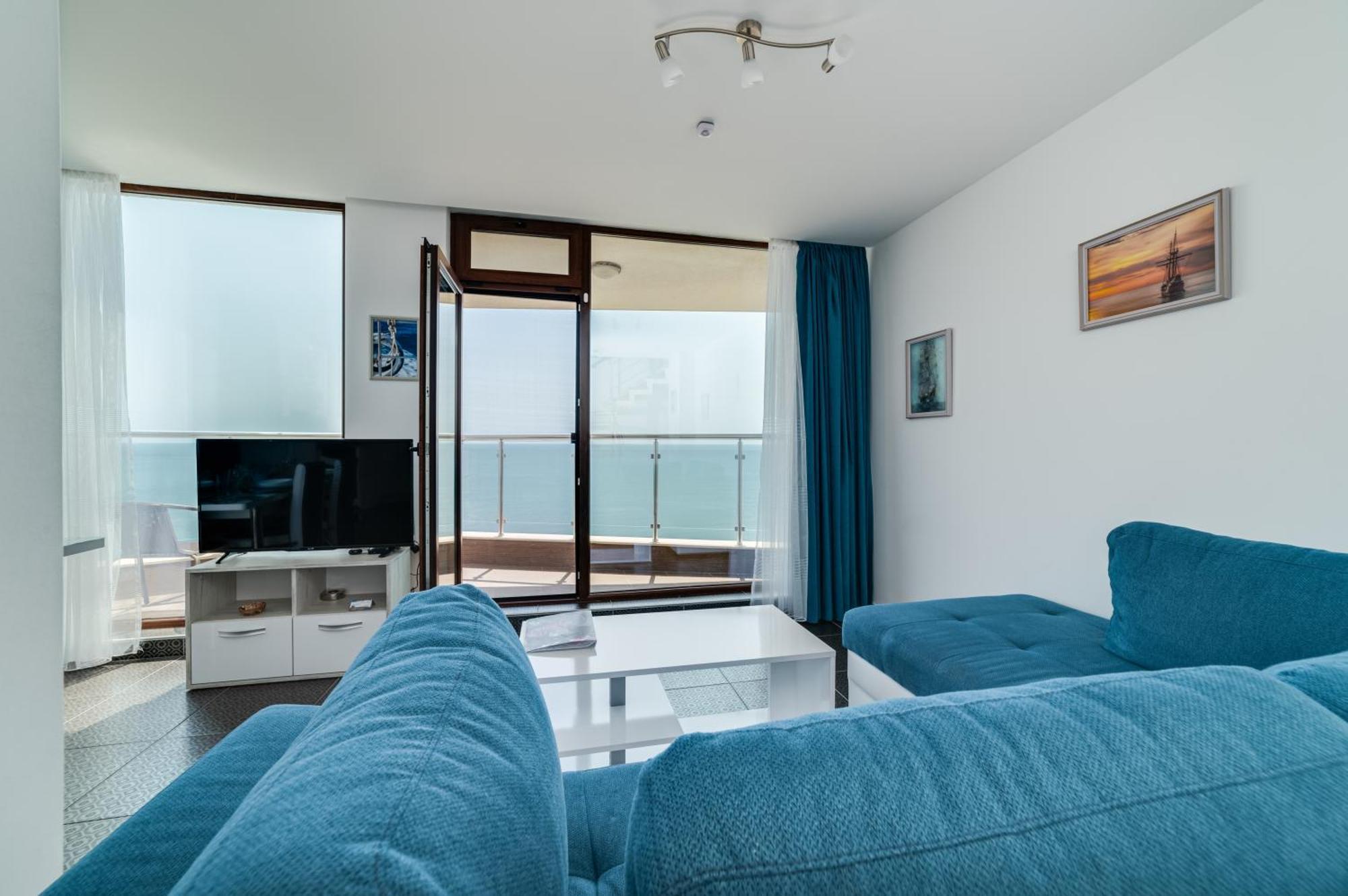 Apartcomplex Golden Bay 拉夫达 外观 照片