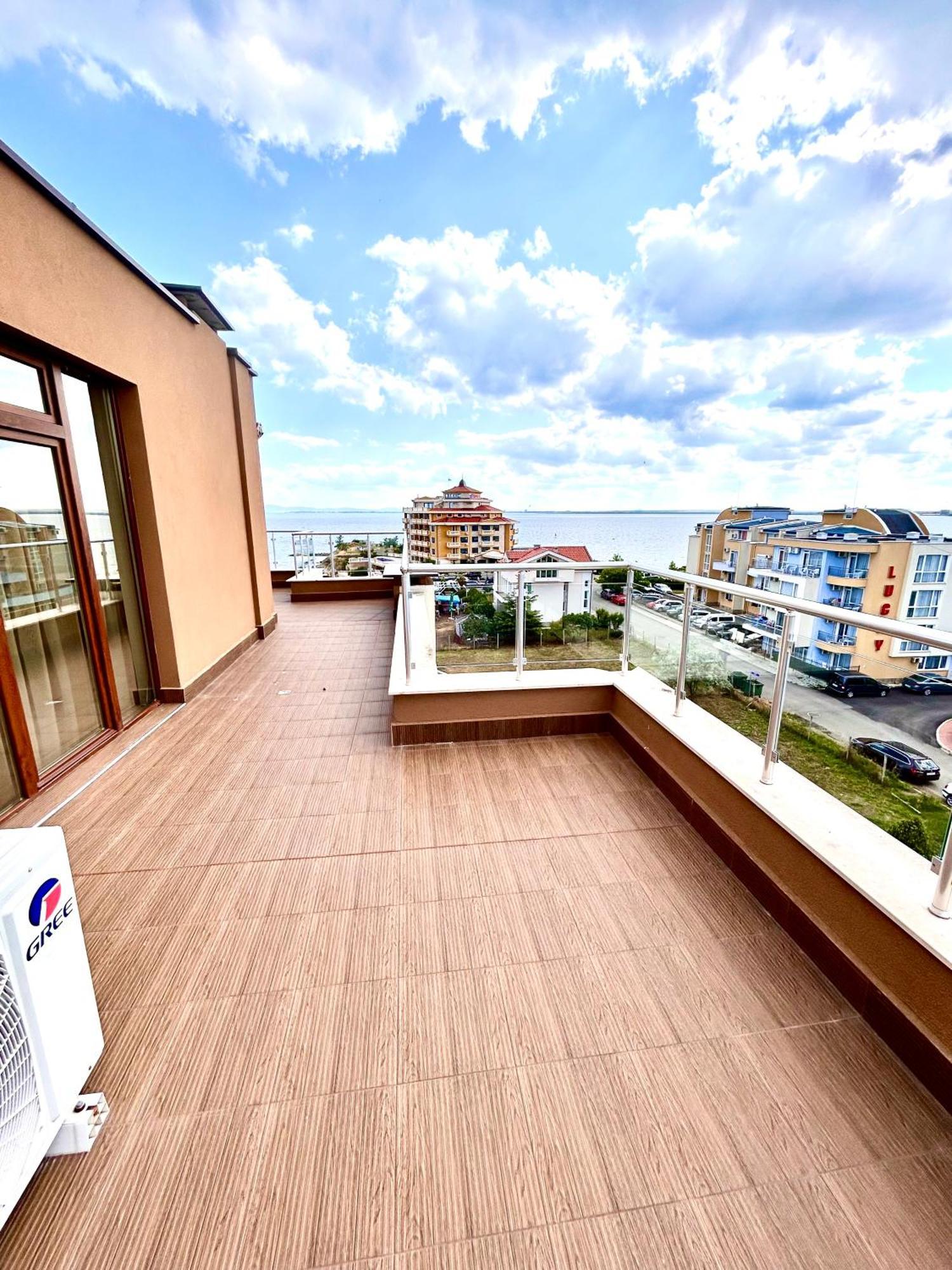 Apartcomplex Golden Bay 拉夫达 外观 照片